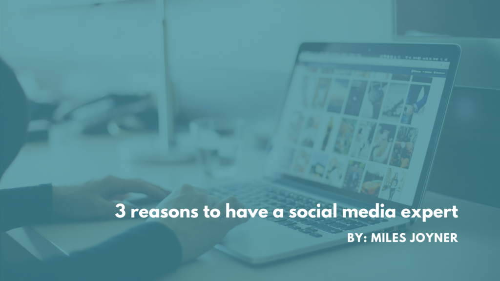 3 reasons to have a social media expert blog banner